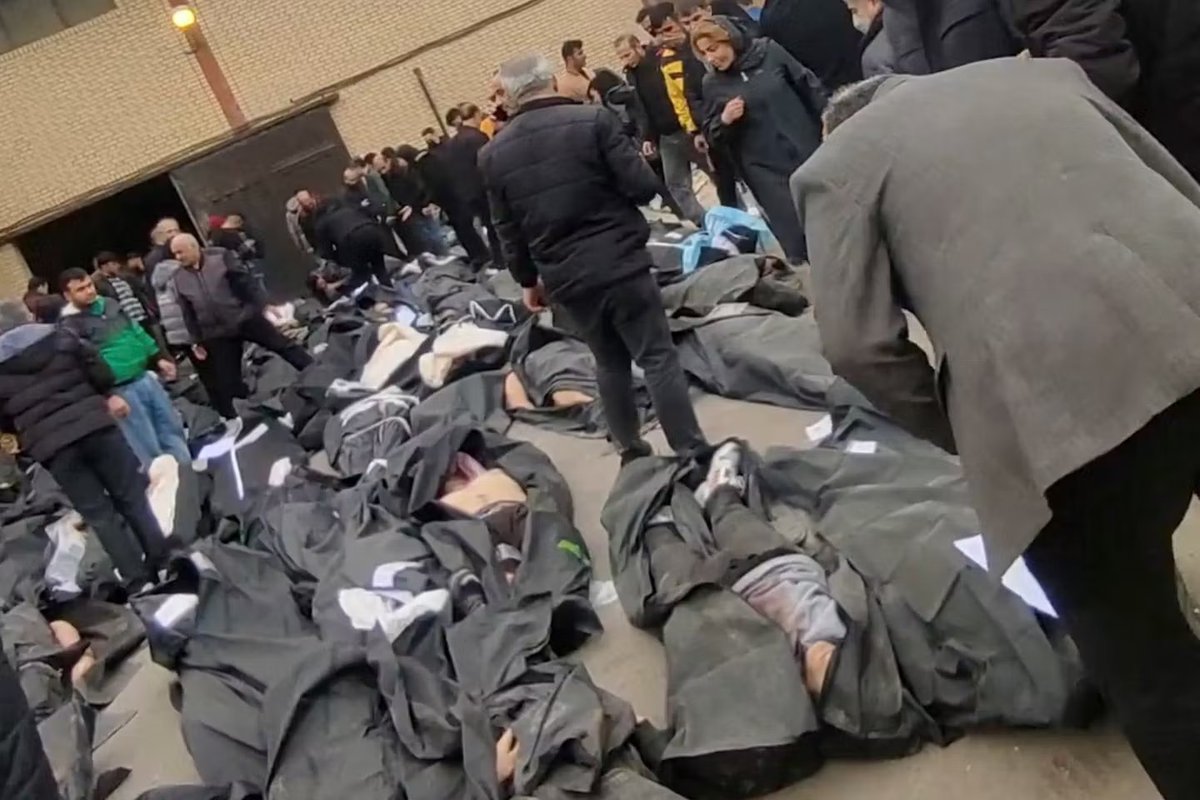 MarioNawfal's tweet image. 🚨🇮🇷 IRAN HEALTH OFFICIALS: UP TO 30K WERE KILLED IN JUST 2 DAYS DURING THE UPRISING

Two senior officials from Iran's Ministry of Health revealed that as many as 30,000 people were slaughtered in the streets on Jan 8 and 9 alone.

The surge overwhelmed the system’s ability to…