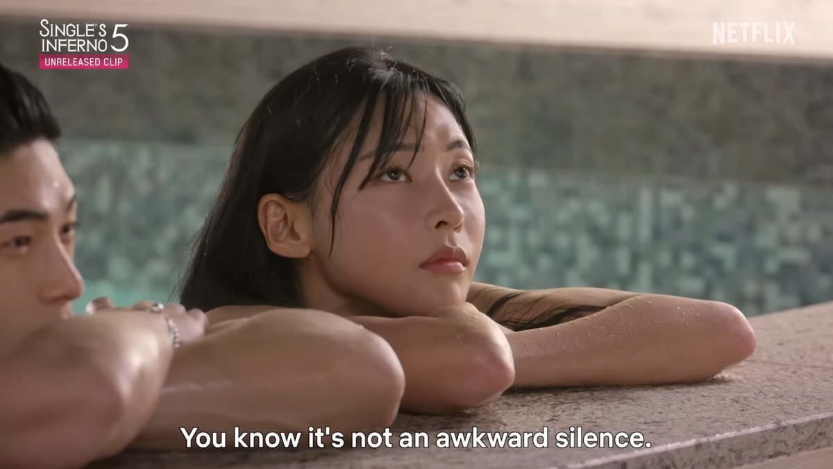 nabillawdy's tweet image. while mingee’s anxious and enthusiastic expression reflects the audience’s feelings, seungil reassures her(+us) that the silence isn't a sign of awkwardness. it feels more like they’re enjoying themselves and developing a deep unspoken bond #singlesinferno5