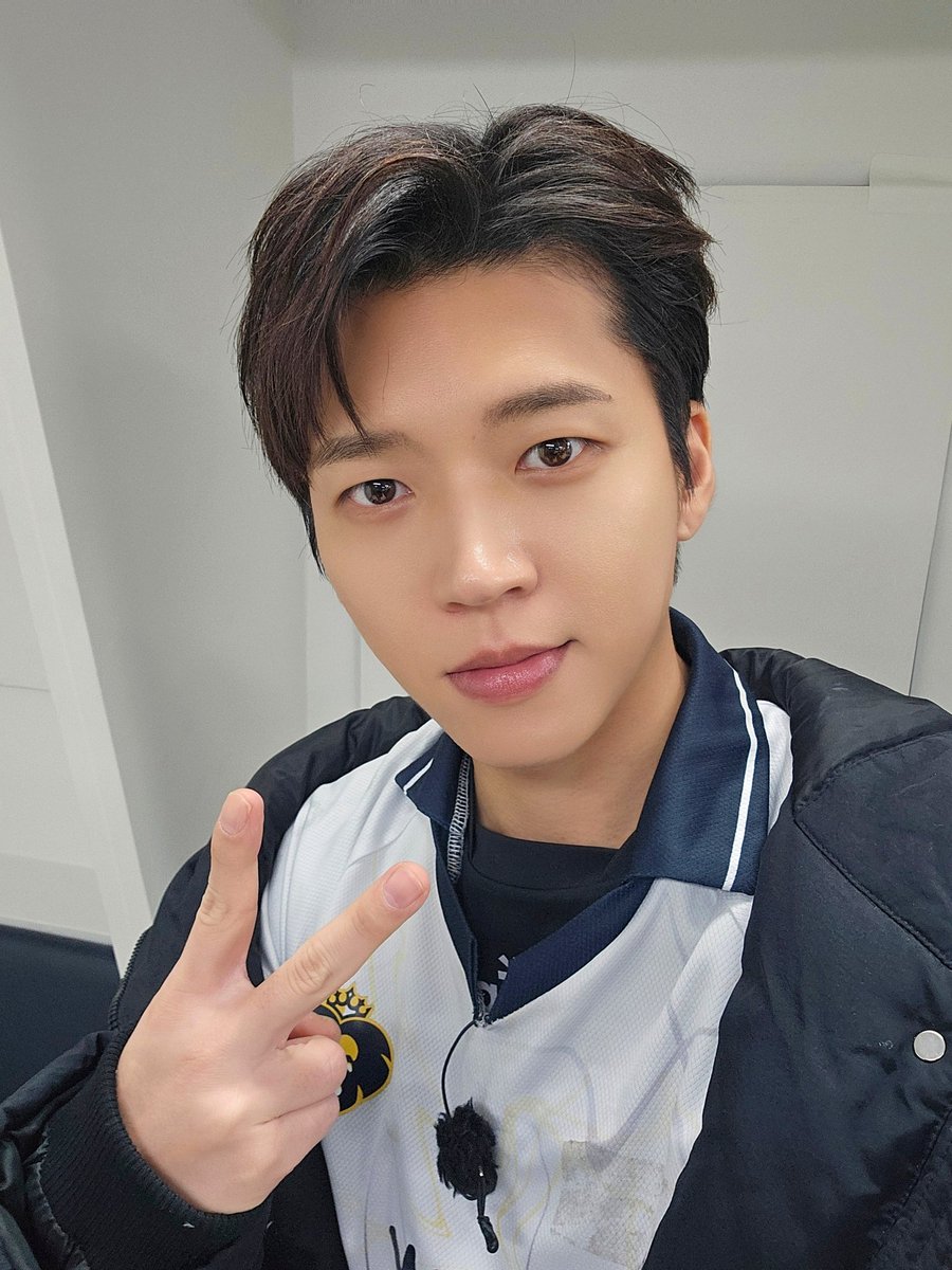 NWH_officialtwt's tweet image. [📺]

오후 7시 10분! 우현이 출연하는
JTBC &amp;lt;뭉쳐야 찬다4&amp;gt;가 방송됩니다!

♥지금부터
　뭉
　　찬　　　◯
　　　우 　┗╋┓두근두근♥
　　　　현 ┏┫
　　　　　으 ┃
　　　　　　 로
　　　　　　　 갈
　　　　　　　　 게
　　　　　　　　　＼
　　　　　　　　　　♪

#남우현…