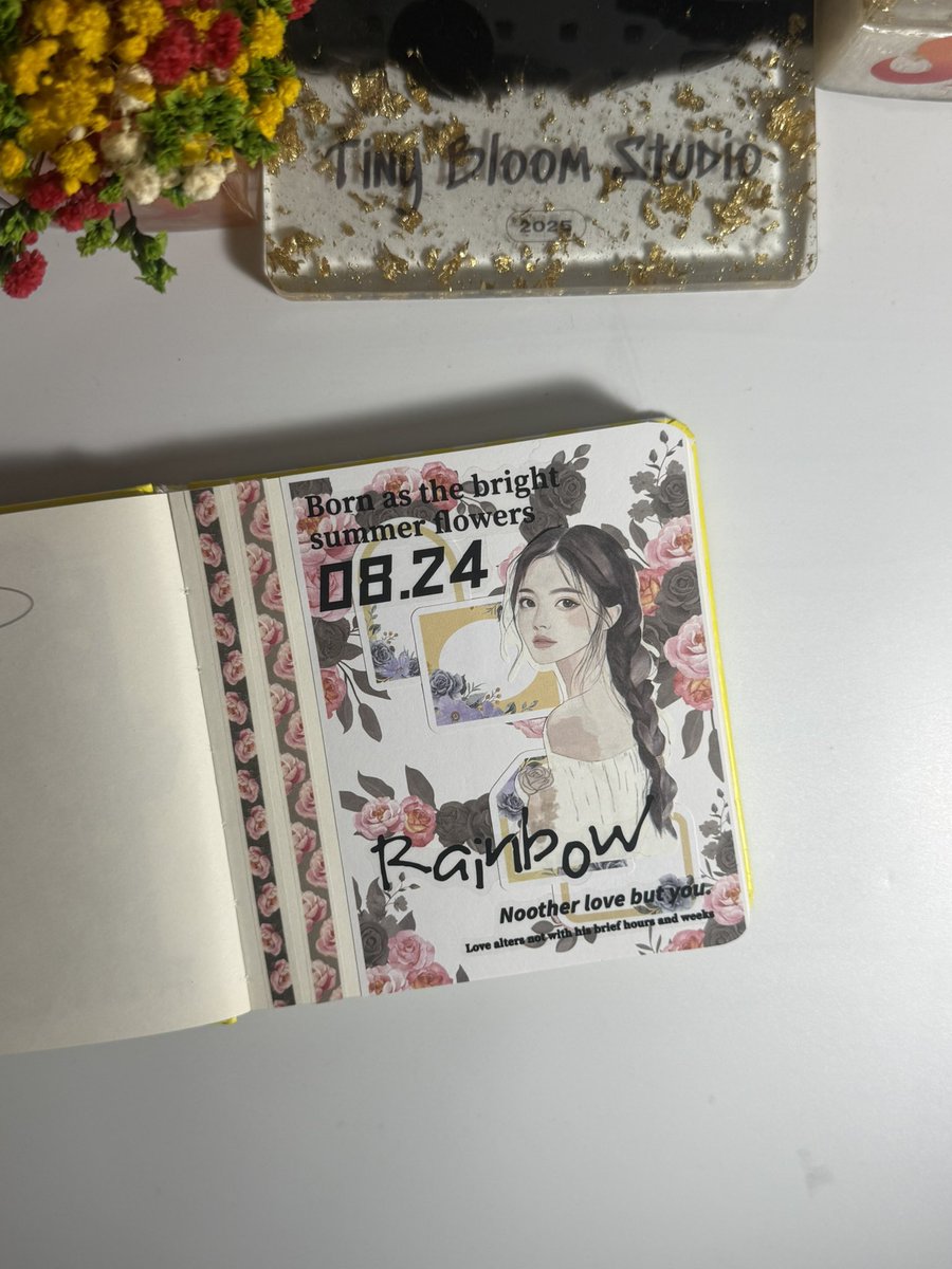 passionejournal's tweet image. A little pause, a quiet moment.
I open my mini journal just to relax and unwind.
No pressure, no rules—just stickers, colors, and calm.
This hobby is truly therapy for the soul ✨

#MiniSpread
#JournalingTherapy
#RelaxAndUnwind
#CreativeHealing
#ScrapbookCalm