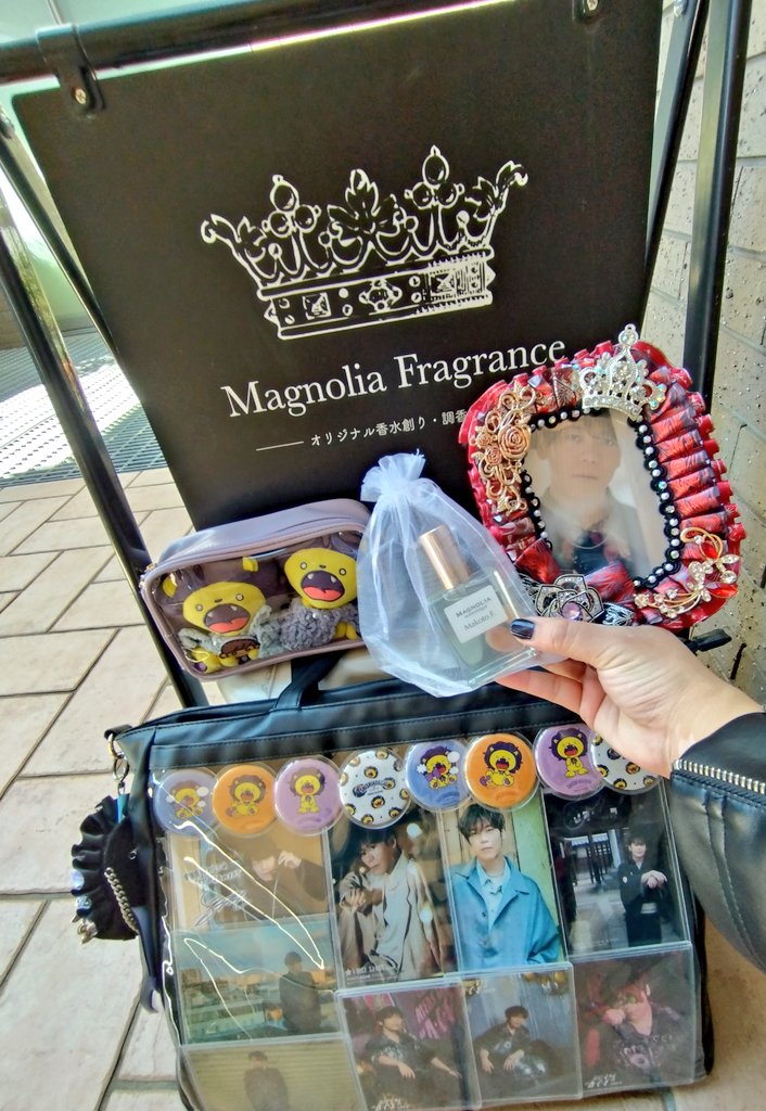 新幹線無事に動いたε-(´∀｀;)
香水作り、上映会、ブルロのコラボカラオケ…めちゃくちゃ楽しかったです✨
一発で烏の待ち受け当たったの奇跡🐦‍⬛
次はドプショで絶対来ます!!