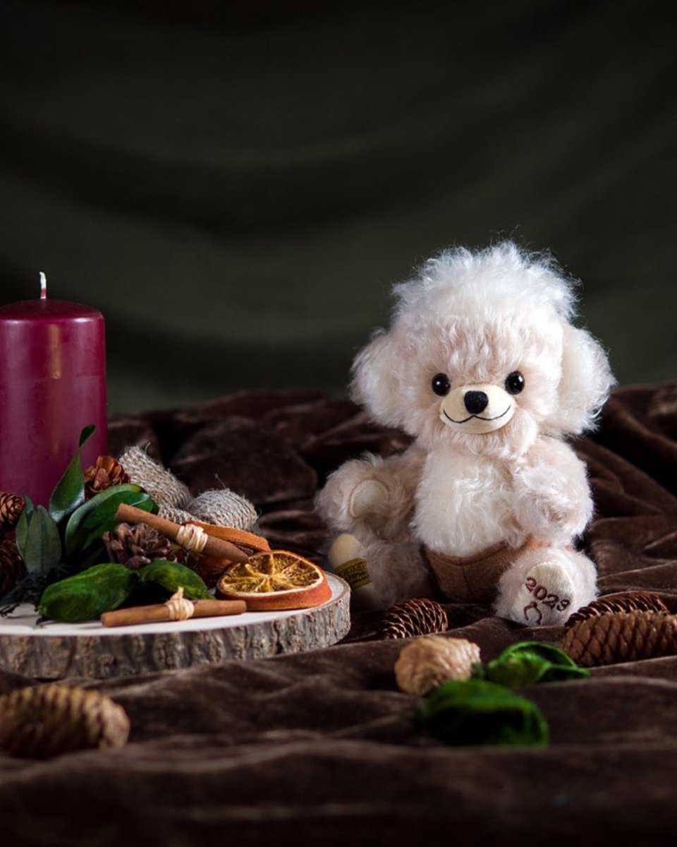 Teddybearland's tweet photo. The Merrythought Punkie Year Bear is a limited-edition collectable designed to commemorate the year 2023 with charm and elegance. π€
Shop now: https://t.co/3kBKswADJY
#teddybearland #merrythoughtbears #teddybears #softtoys #collectablebears https://t.co/Sz3jgbtRFm
