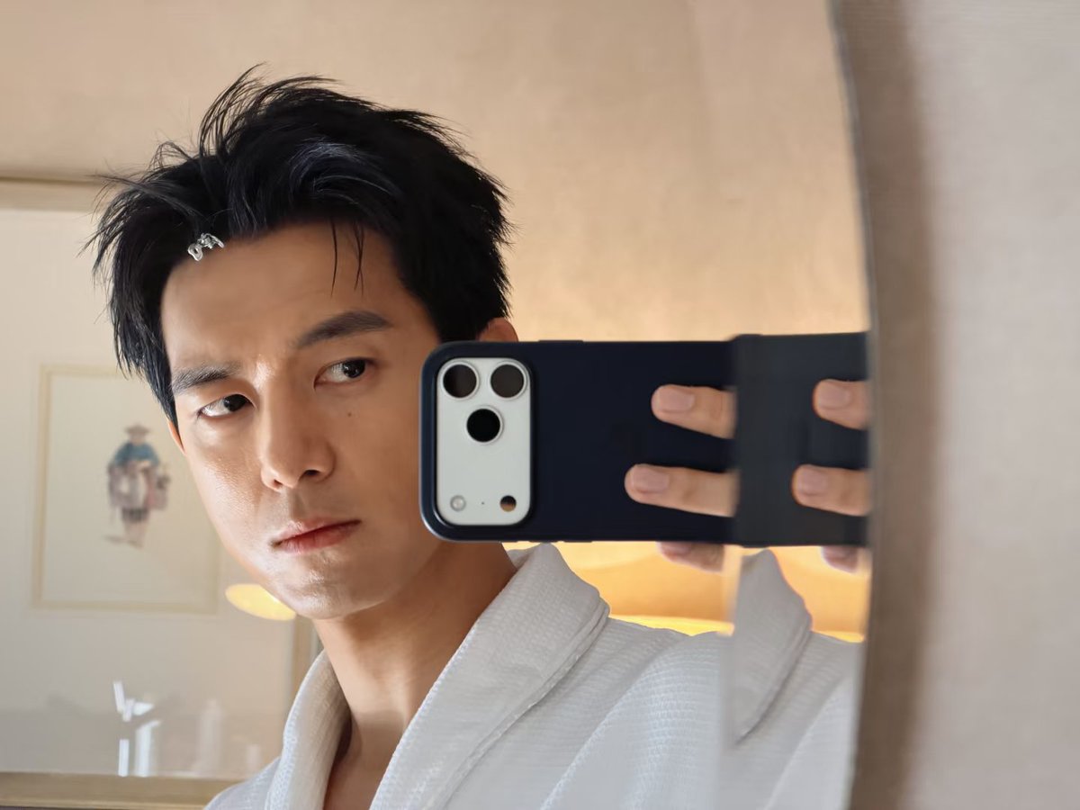 เซลฟี่ หล่อๆๆ #หลี่เซี่ยน #LiXian ก่อนออกไปงาน