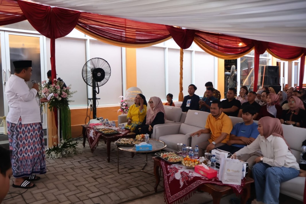 Selamat dan Sukses atas Grand Opening Mimofa Beauty Clinic yang beralamat di Jl. KH Ahmad Dahlan No. 7 Kauman, Blora. 

 Semoga sukses, berkah, dan memberikan manfaat serta pelayanan terbaik bagi seluruh pelanggan. 

Selamat bekerja untuk seluruh manajemen dan staf! Maju terus