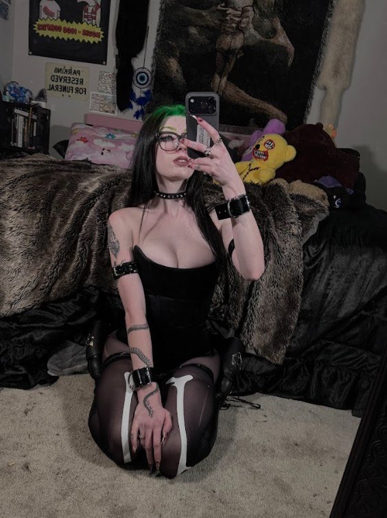 Rayback715's tweet image. who's my good boy_]