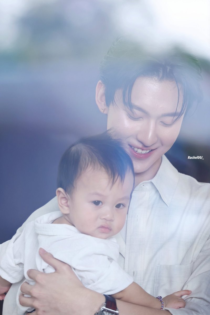 _TwilightRachel's tweet image. The way Nong'Ryu hold the baby is so gentle!!! 😭please join the production team to shoot the new Y series. I can’t wait any longer.😵@rryjinnn

#RyujinMakeMeritDay2026
#rryjinnn ｜ #RyujinPatji