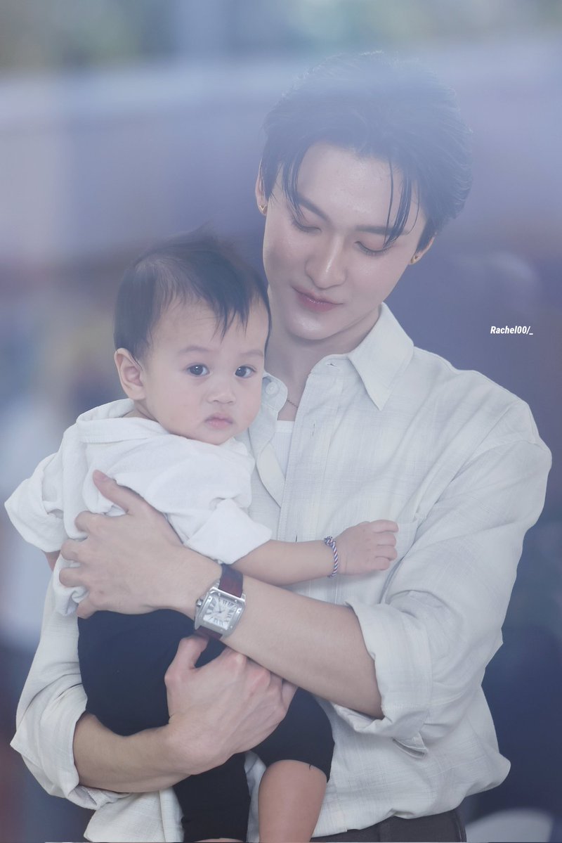 _TwilightRachel's tweet image. The way Nong'Ryu hold the baby is so gentle!!! 😭please join the production team to shoot the new Y series. I can’t wait any longer.😵@rryjinnn

#RyujinMakeMeritDay2026
#rryjinnn ｜ #RyujinPatji