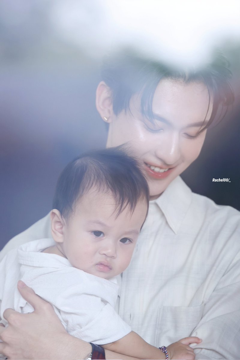 _TwilightRachel's tweet image. The way Nong'Ryu hold the baby is so gentle!!! 😭please join the production team to shoot the new Y series. I can’t wait any longer.😵@rryjinnn

#RyujinMakeMeritDay2026
#rryjinnn ｜ #RyujinPatji