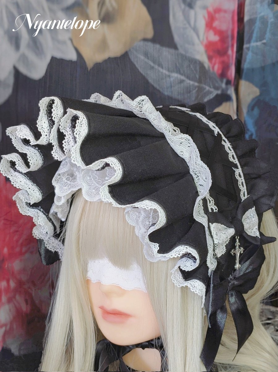 メルフェスでは新作の 「十字架レースのハーフボンネット」を持って