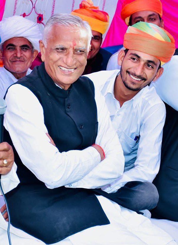 SanwalDudi's tweet photo. हेमाराम चौधरी जी संघर्ष का दूसरा नाम हैं। #जननायक_हेमाराम_चौधरी https://t.co/nsYIlG6gxr