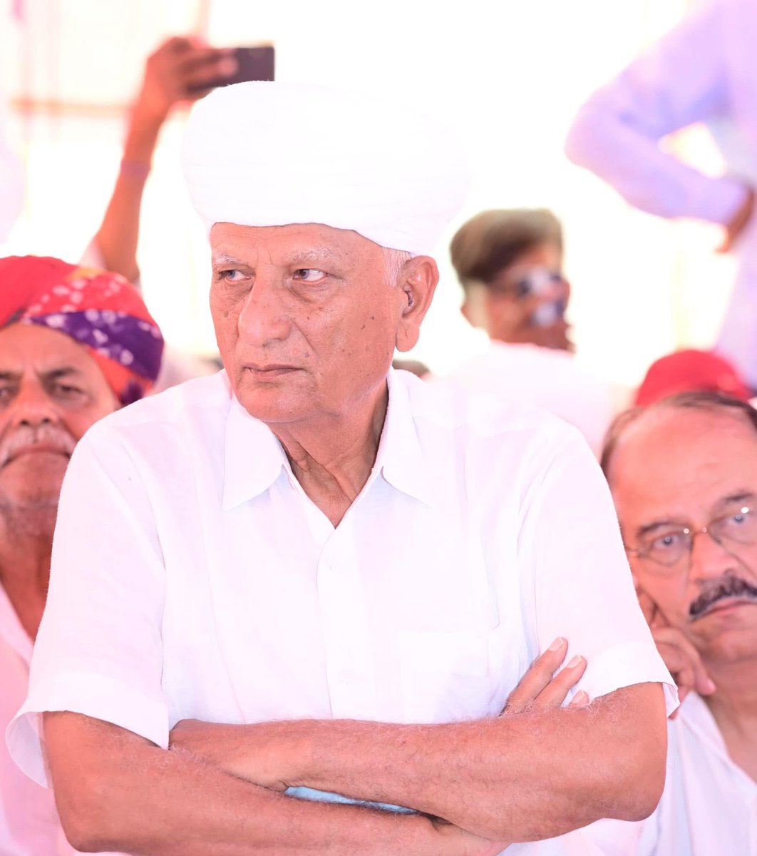 SanwalDudi's tweet photo. हेमाराम चौधरी जी का संघर्ष किसी एक चुनाव या पद के लिए नहीं रहा, बल्कि यह उस किसान के सम्मान के लिए रहा है जो दिन-रात मेहनत करके देश का पेट भरता है। यही कारण है कि किसान उन्हें अपना नेता मानते हैं, सिर्फ़ राजनेता नहीं।
#जननायक_हेमाराम_चौधरी https://t.co/pxjve6Rf4T
