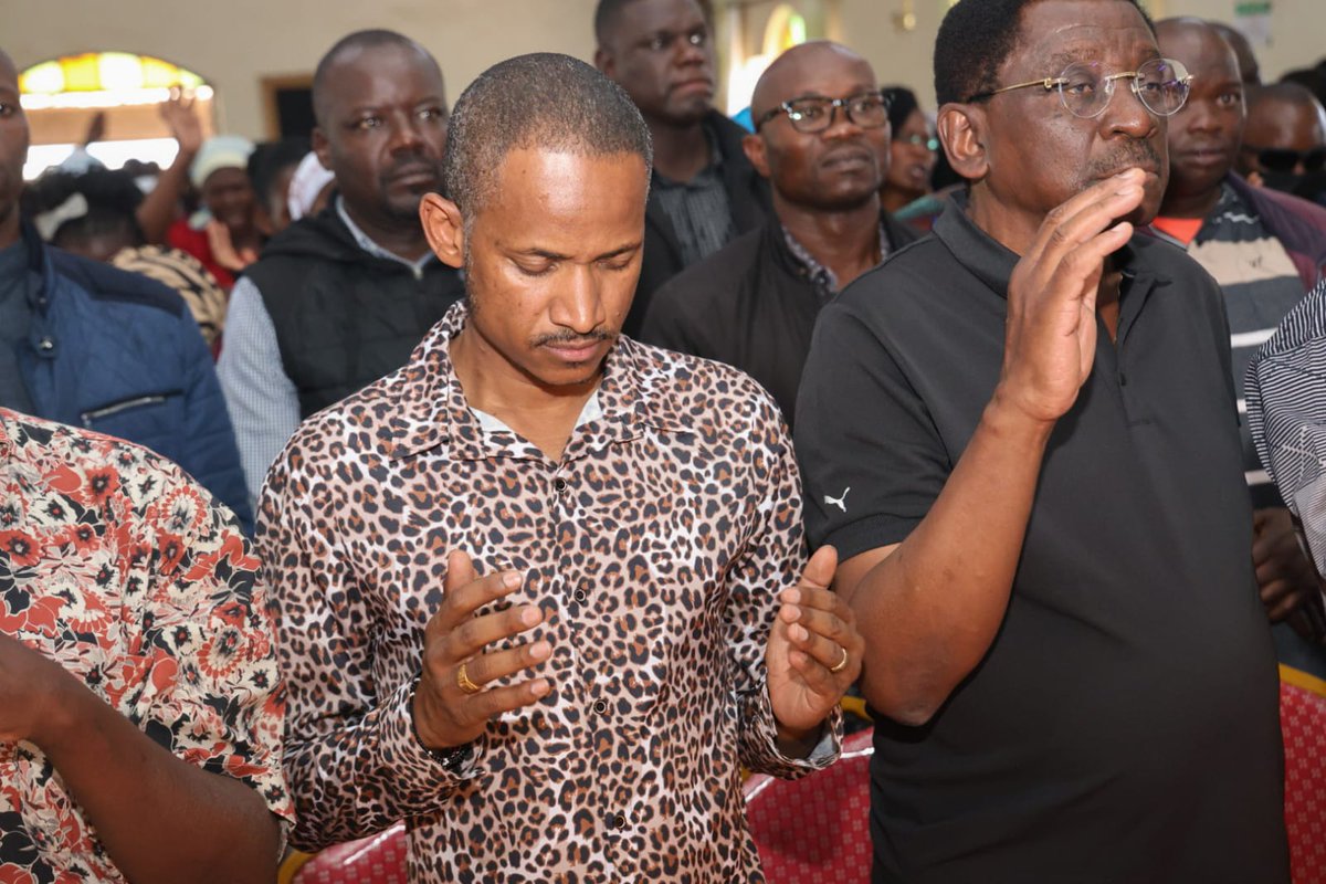 RightOwuor's tweet image. BABU OWINO NEWS 
Hon. @HEBabuOwino is currently attending a church service at Coast KAG Church, Kawangware, joining congregants in prayer and fellowship.
#babukwasababu
#GOKThisWeek