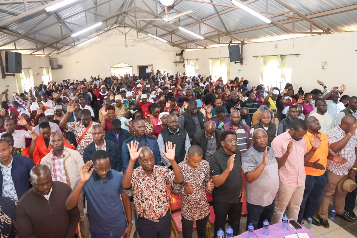 RightOwuor's tweet image. BABU OWINO NEWS 
Hon. @HEBabuOwino is currently attending a church service at Coast KAG Church, Kawangware, joining congregants in prayer and fellowship.
#babukwasababu
#GOKThisWeek