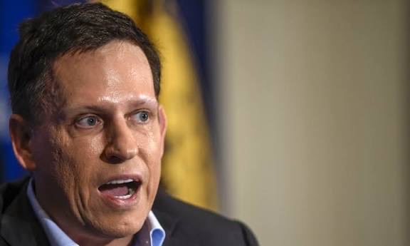 joni_askola's tweet image. Peter Thiel is the ultimate hypocrite. 

He lives a gay and polyamorous life in the most liberal circles of society while funding an ultra-conservative movement. 

He is an oligarch who has used democracy to build a fortune only to declare that he no longer believes in it