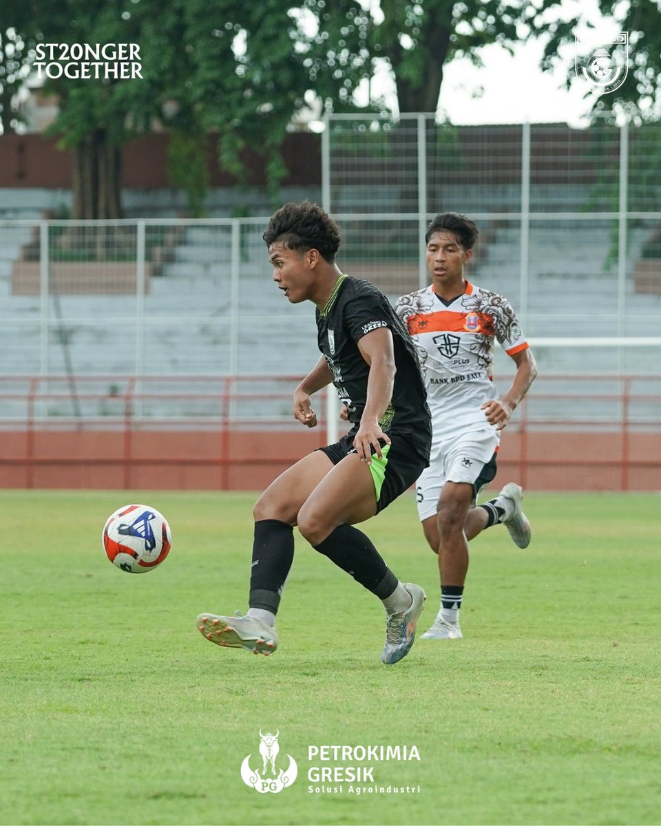 Gresik United 2005 tweet media