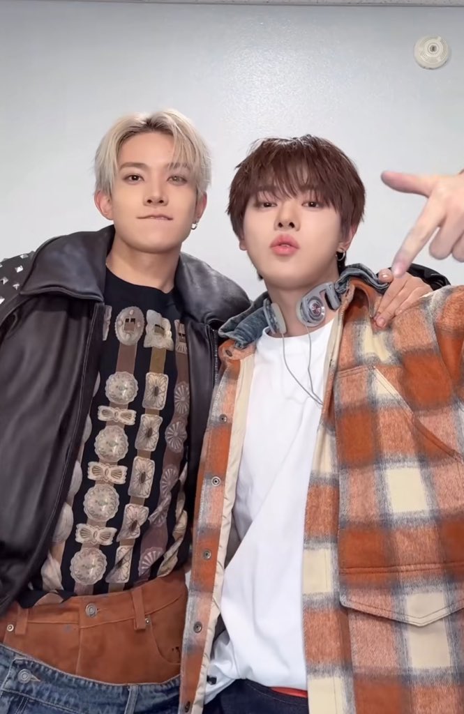 arilovesleowon's tweet image. Leaders with their Centers  🫶🏻