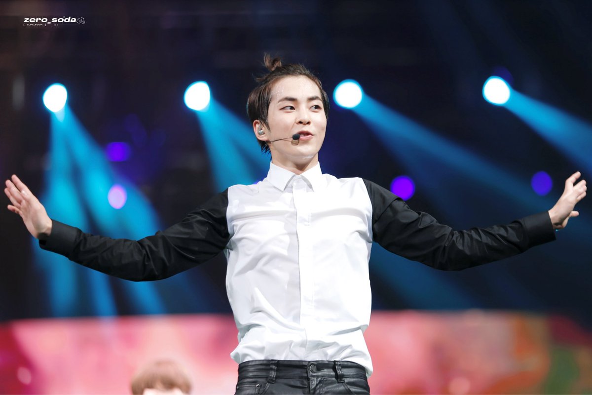 150530 EXO PLANET#2 The EXO'luXion in Shanghai aged 25