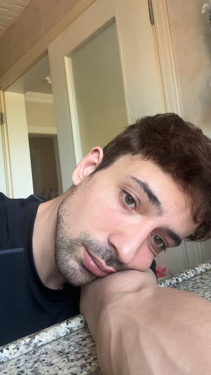 erenwarhol's tweet image. Face/Body