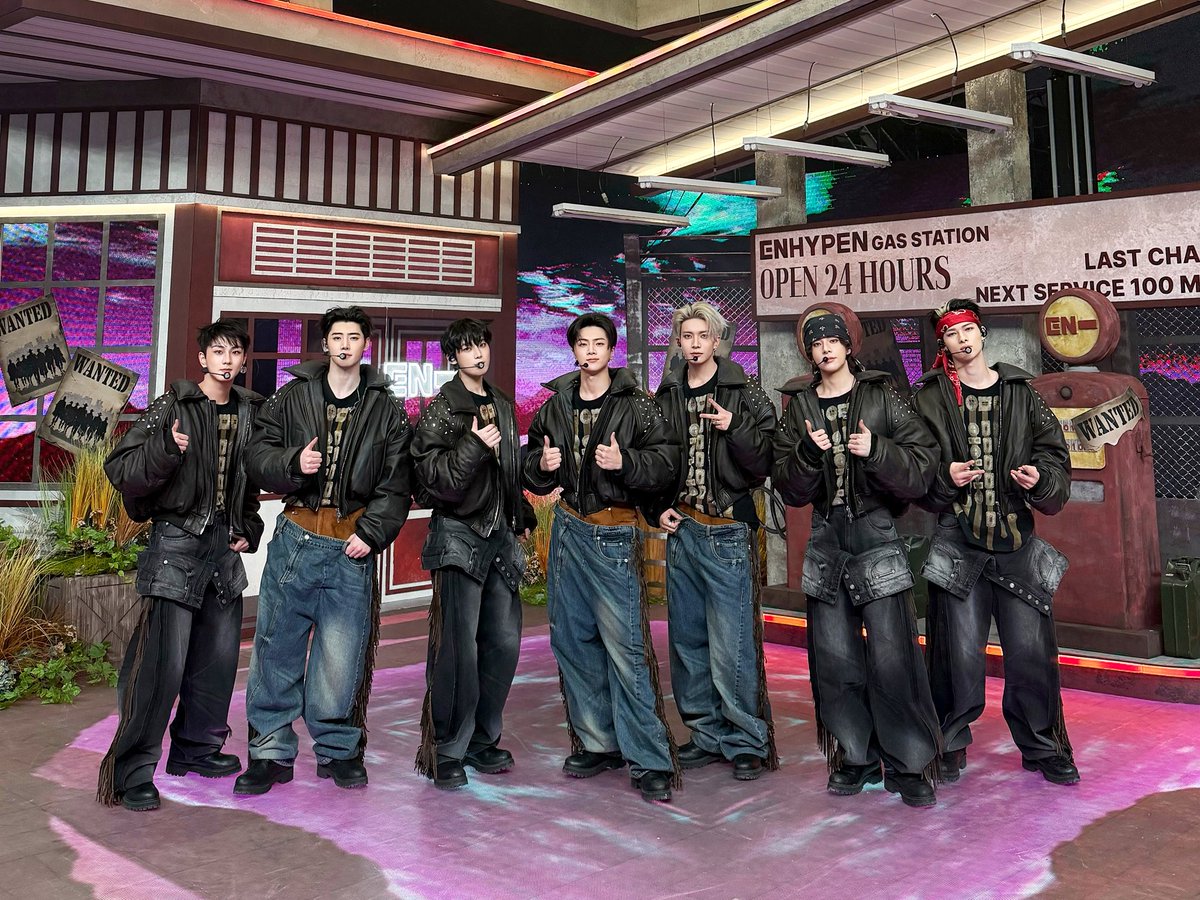 ENHYPEN's tweet image. [#오늘의ENHYPEN] 엔진 덕분에 이번 활동 매 순간이 우리만의 낙원이었어요🧡 항상 엔진이 보내주는 큰 사랑 너무 고마워요🫶 #260125 @ 인기가요