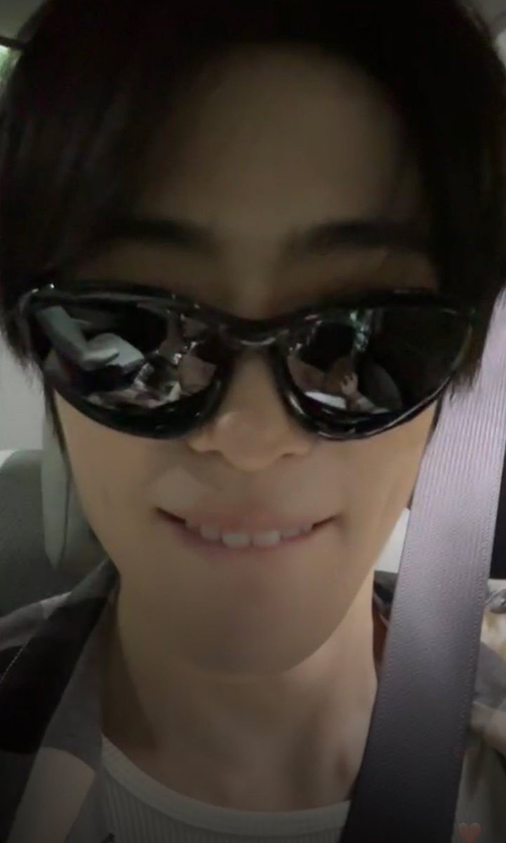 어디 이병이 병장 침대에 오냐라니.

병쟝넴❣️
                                                              어디 이병이
                                                    병장 침대에 오나.