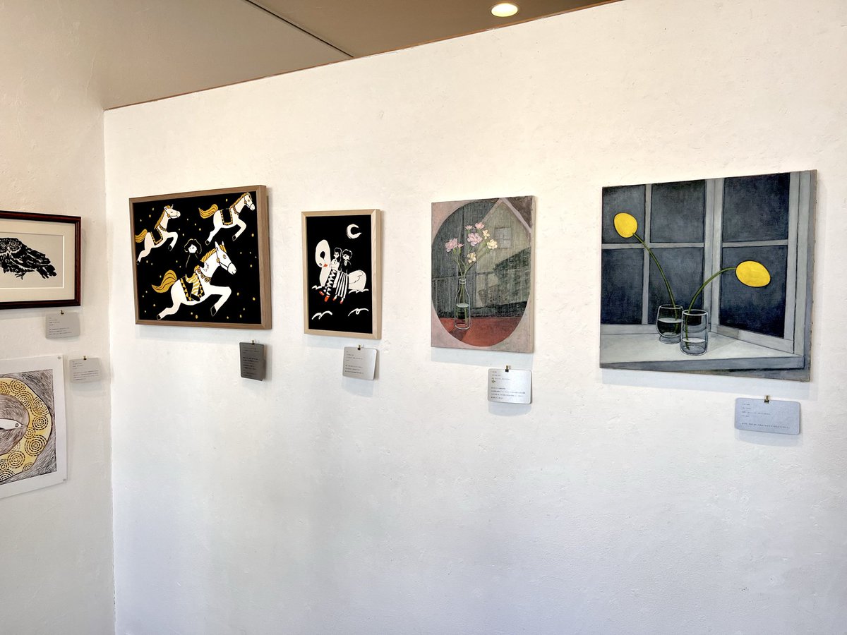 ShihoMurofushi's tweet photo. 📍Gallery IRO 〜1/25
◼︎「夜の散歩」　Akiko  八澤季実
      キャプションの紙からも夜を感じさせてくれました
◼︎ Small Paintings より
　　👔　谷本みどりさん
　　🐻　SLEEPY SHEEPさん
https://t.co/C5TlwQhdgL

4枚目も八澤季実さん 墨田区のKAIKA Tokyo by THE SHARE HOTELSで展示中 https://t.co/kA7yjbN5bb