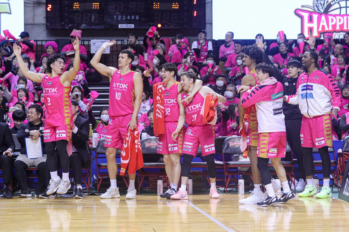 トナカイ tweet media