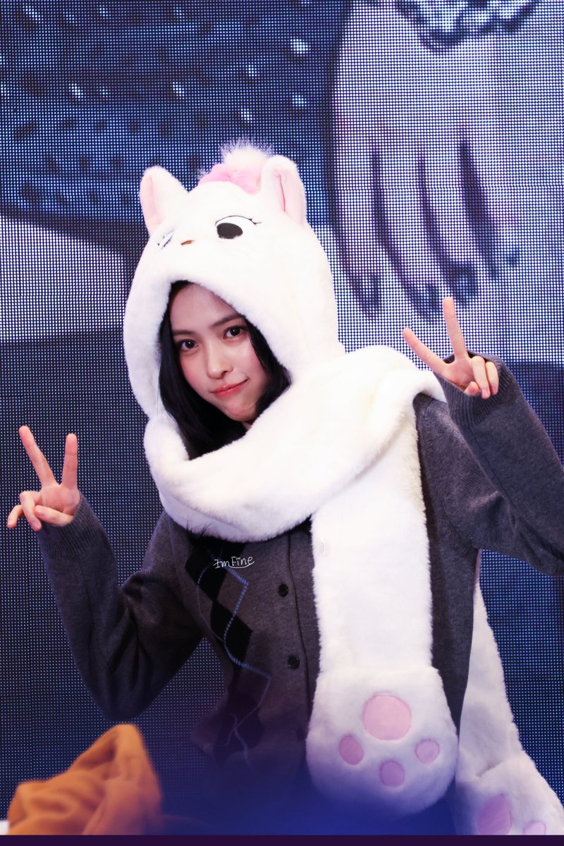 iamfinetoo0417's tweet image. 260124 MS Shenzhen  
Cats 🐱

#ITZY #있지 #RYUJIN #류진
@ITZYofficial