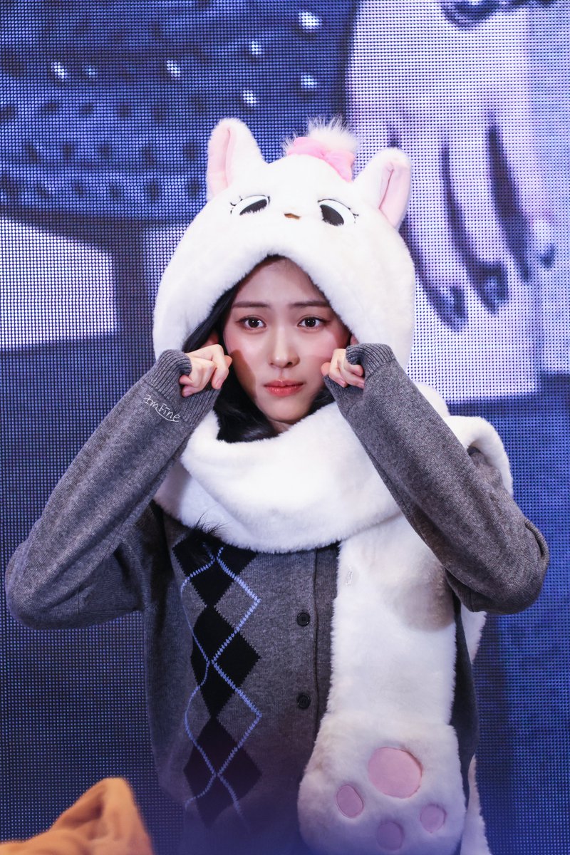 iamfinetoo0417's tweet image. 260124 MS Shenzhen  
Cats 🐱

#ITZY #있지 #RYUJIN #류진
@ITZYofficial