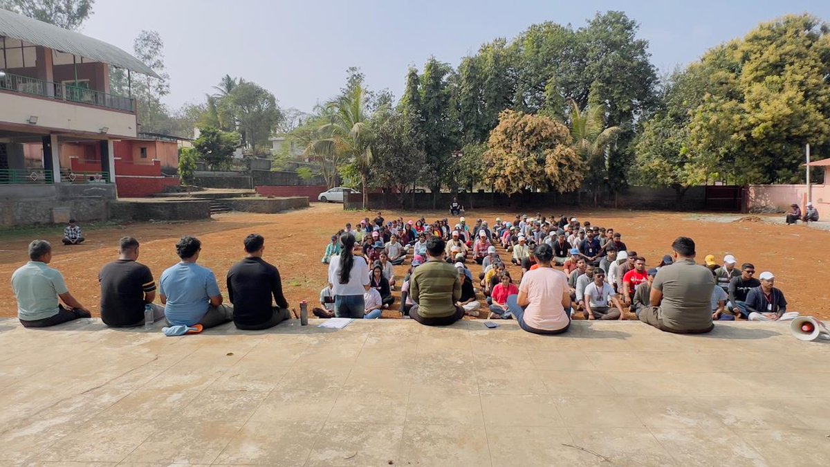 ChanakyaMandal's tweet photo. चाणक्य मंडल परिवारच्या प्रिपरेटरी कोर्स मधील Outdoor Management Programme आजपासून सुरू झाले आहे. चाणक्य मंडलच्या संस्काराचा भाग असलेली उपासना करून या तीन दिवसीय शिबिराची सुरुवात करण्यात आली.

#ChanakyaMandal #OutdoorManagementProgramme #ValuesAndDiscipline #PreparatoryCourse https://t.co/XW7GbUrJml