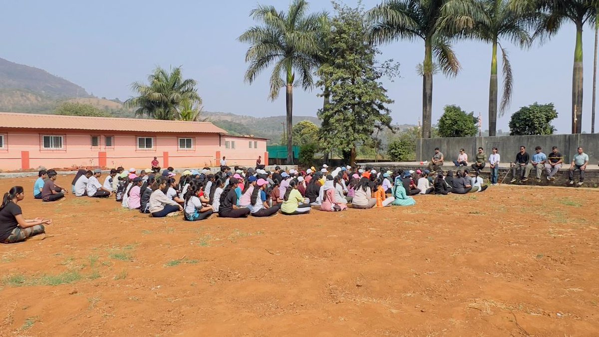 ChanakyaMandal's tweet photo. चाणक्य मंडल परिवारच्या प्रिपरेटरी कोर्स मधील Outdoor Management Programme आजपासून सुरू झाले आहे. चाणक्य मंडलच्या संस्काराचा भाग असलेली उपासना करून या तीन दिवसीय शिबिराची सुरुवात करण्यात आली.

#ChanakyaMandal #OutdoorManagementProgramme #ValuesAndDiscipline #PreparatoryCourse https://t.co/XW7GbUrJml