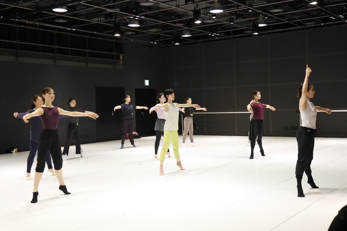 【市民のためのオープンクラス🩰】
本日はバレエ中級クラスを開講しました。Noism独自の動きが沢山のクラスになりました。
ご参加くださった皆さまありがとうございました！
３月にもオープンクラス開催します。
ぜひご参加ください😊
＃Noism #オープンクラス
noism.jp/npe/oc-202510-…