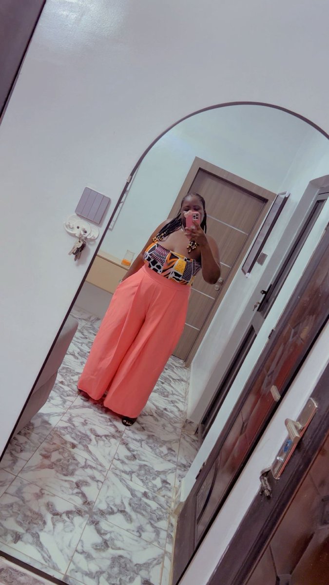 love_ibanga's tweet photo. Because I am my own muse🤭

Happy Sunday✨🤍
2 piece outfit by yours truly 
Available in different colors of your choice 💕 https://t.co/JbrqeEE8LL