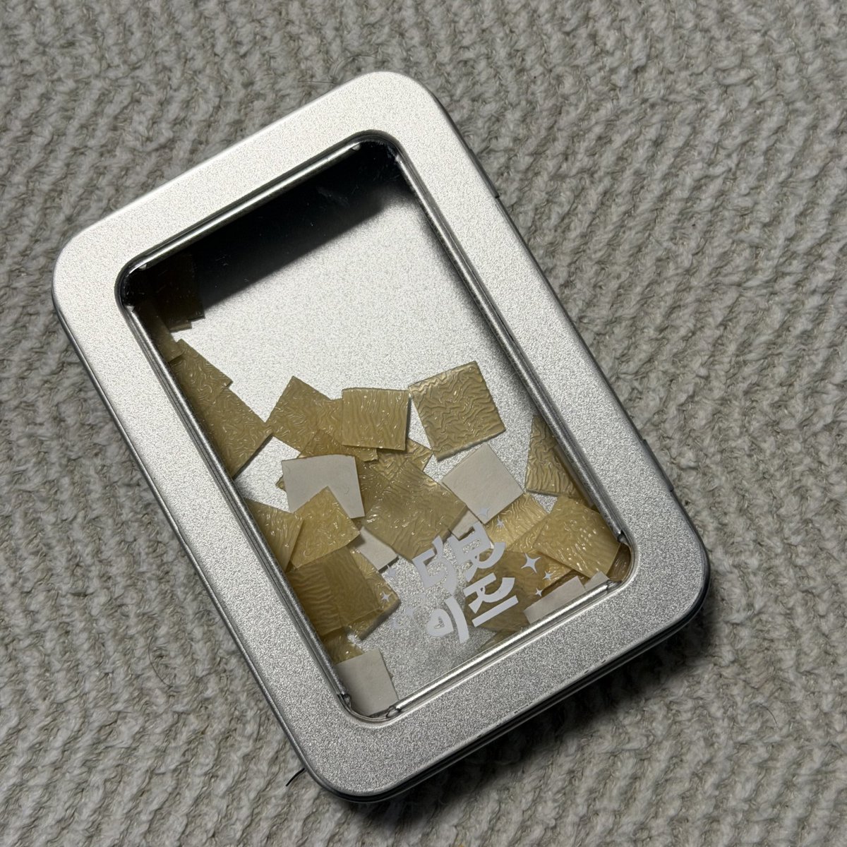 coffy0612's tweet photo. もう、ドボイズに課金できなくて（したいのにできない）その分を今美容に注ぎまくってて早くドボイズに会いたい。マルチ缶ケースホクロとシミ取りのパッチ入れになったよ。(〃´-`〃)やめ https://t.co/G7WcJCxq1x