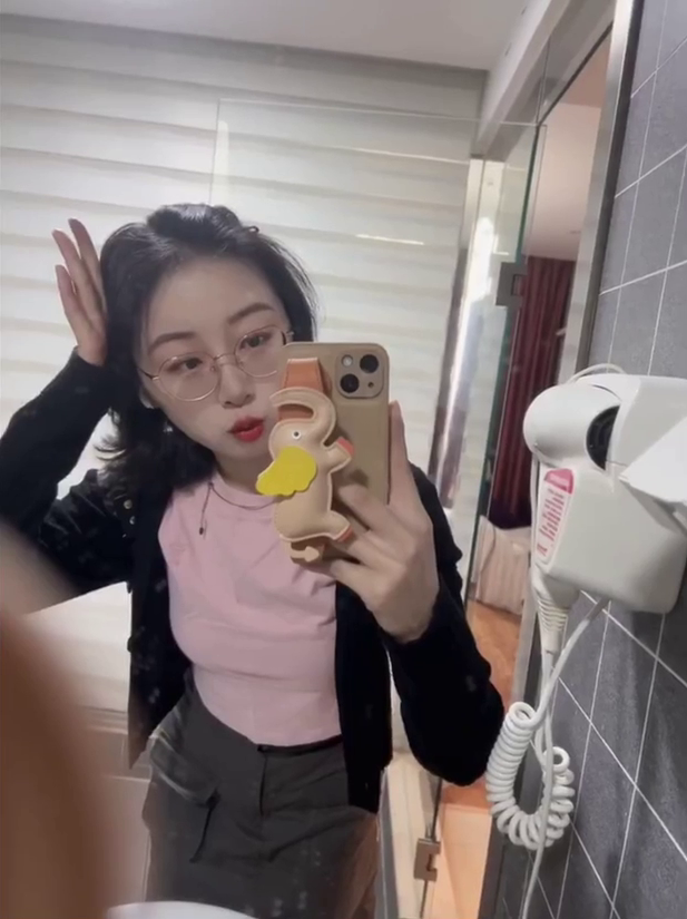 老师的X日记 tweet media