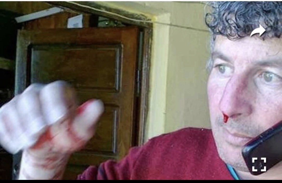 Acá disfrazado con acuarela . SINVERGÜENZA !!!