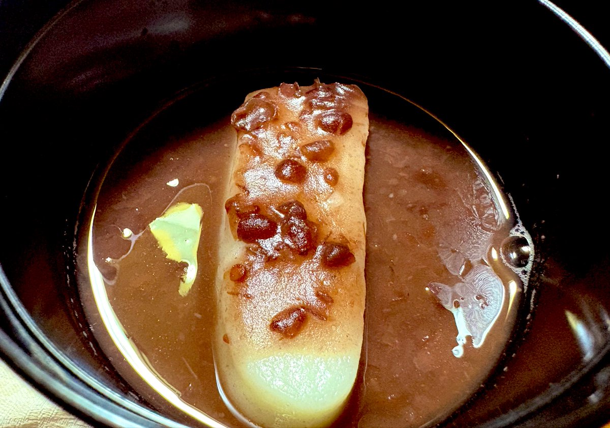 実家ですき焼きとカニたべてご飯おかわりして締めのおしるこたべてる😅‼️
