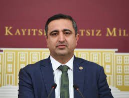 PKK'lıları çıldırtan haber:

HÜDA-PAR Milletvekili Serkan Ramanlı, bir maaşını Suriye Kürtlerine bağışlayacak!

"Mazlum Kürt halkı içinde seferber olma zamanıdır. 
Halep, Afrin Kobani Haseki ve Kamışlı'daki kardeşlerimize sahip çıkma zamanıdır. 
Kardeşlerimiz, yalnız değildir."