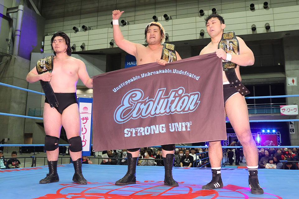 プロレスラー 全日本】諏訪魔が7ヵ月ぶり参戦で鈴木&田村と6人タッグ王座奪取