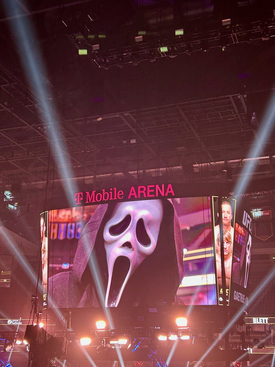 ScreamMovies's tweet photo. I’m always watching. #Scream7 #UFC324 https://t.co/R1n2862v2F