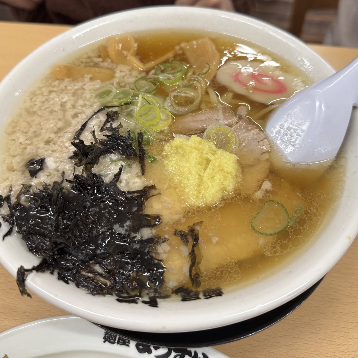 麺屋ようすけ本店@佐野

私：特製ラーメン&amp;スタミナメンマ丼
妻：塩ラーメン+煮たまご
娘：背脂生姜醤油ラーメン&amp;餃子

真岡市でのイチゴ狩りのついでに🥰

鶏や豚の旨味溢れる滋味深いスープにモチモチの青竹手打ち麺が最高🤤
3種どれも旨い😋

これぞ佐野ラーメンて感じの🍜を堪能させて貰いました😋