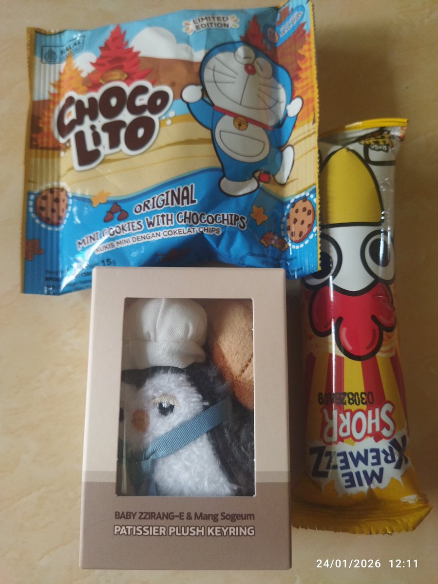 Yeay akhirnya sampai, bocil dianter abang kurir dg selamat. Maacih <a href="/jastipbydal/">jastip by dal</a> 🫶 😘