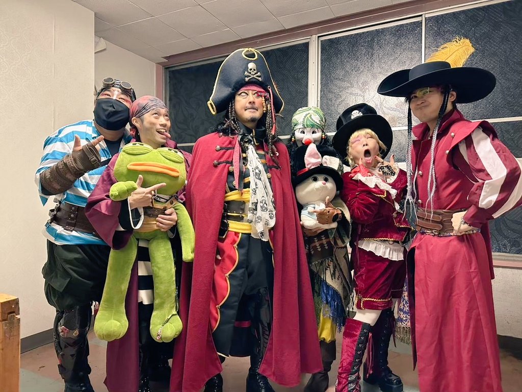 vpro_shuntar's tweet photo. 皆さんこんにちは📯
今日は佐賀の #Gcollection にてUTAGE🏴☠️
僕自身はこの日熊本でのハーフマラソン参加の為、出航叶わずですが、
雪を溶かすくらい熱い空間にしてくれると思います🔥
受付時 『#VPRO海賊団 を見に来ました❗』と言って頂けるとクルーの力になります💪
よろしくヨーホー❗✊🏻🔥🏴☠️ https://t.co/dvzoJnHMCX