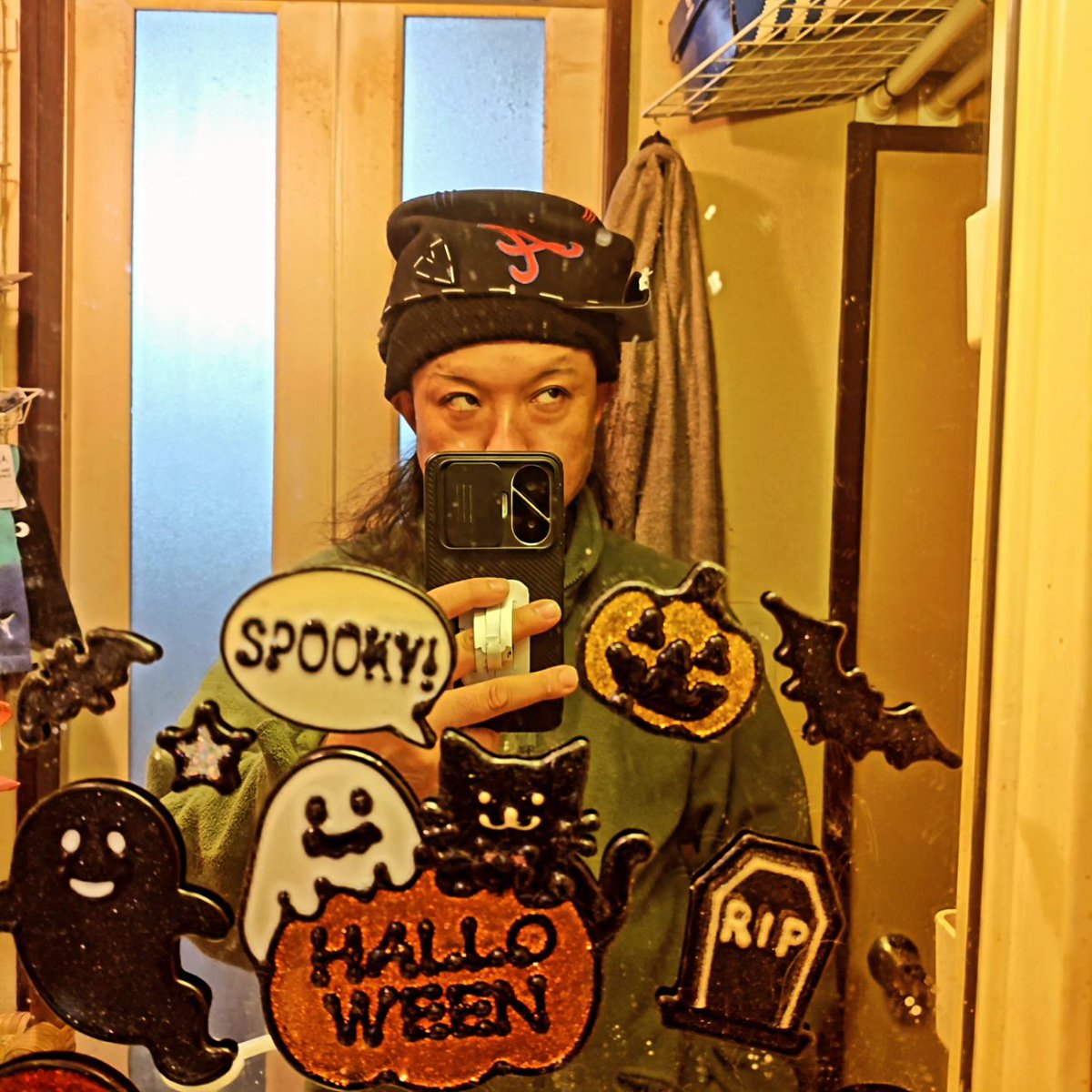 kusoyaro0812's tweet photo. というわけで無茶して買った【TEAMARTIST】なのですが、ムチャクチャアタマに合わないw
 「ちょっと小さいかもなぁ」なんて思ってたらブカブカww
とりあえず中に別のをかぶって、その上からかぶるしかないなぁ。
逆に【重ねてかぶれる！】と思えばチョーOKっす✨️
#teamartist #お気に入り https://t.co/3DkXMBdGe7