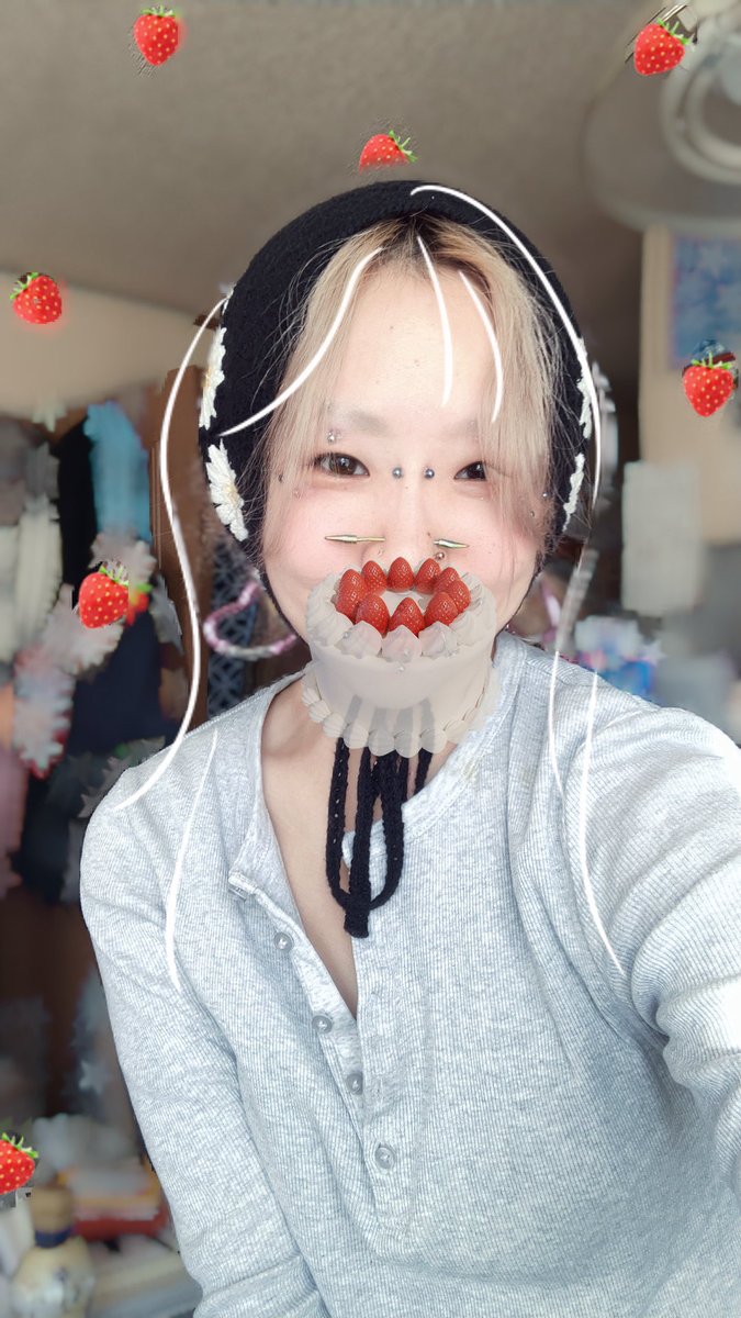 フォロワーさんに眉毛全剃り似合うと思う、と言ってもらい挑戦してみ