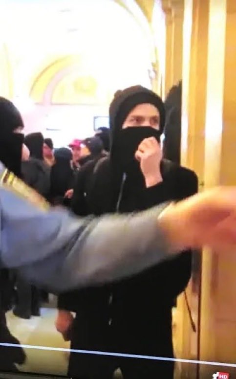 NoVA_Campaigns's tweet photo. Virginia Senator Tim Kaine’s son “Woody” rioted and evaded Minnesota State police, was tackled, &amp; arrested with his 5 Antifa friends at a 2017 anti-Trump protest

Woody had most charges dropped; the elite politician’s son was only given probation

Tim raised a terrorist himself https://t.co/BgJt3MJPdL
