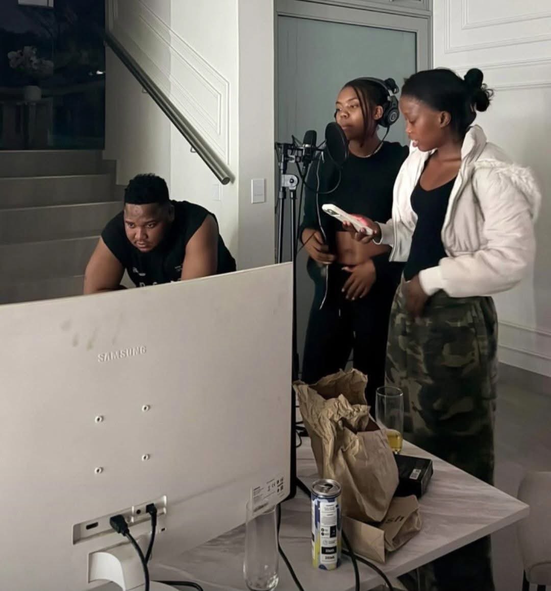 Thatohatsi is currently in the studio with Elaine and Skillz.