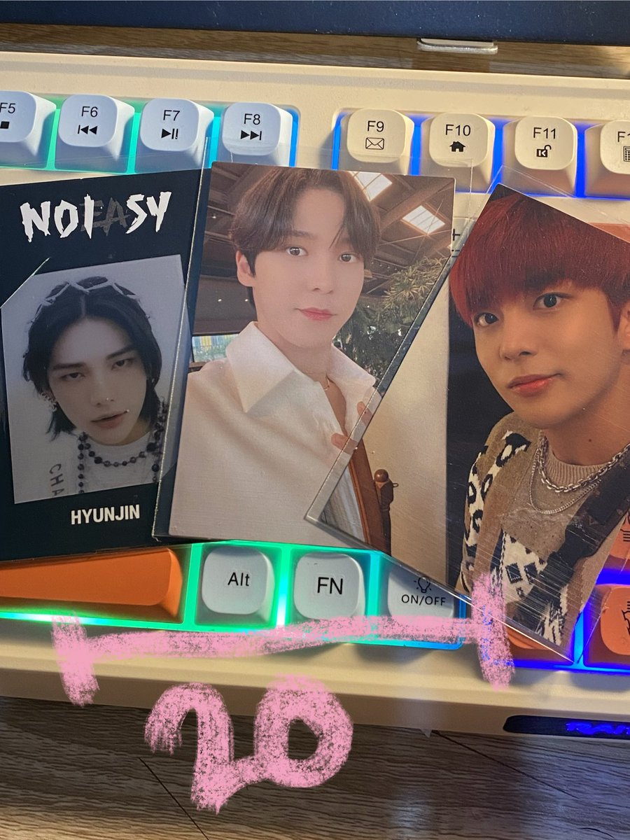aerieswilr's tweet photo. WTS newjeans billlie ateez straykids 

-yunho, jungho, hyunjin 2Ok
-suhyeon billlie 2Ok
-newjeans haerin 2Ok (khusus haerin cimol 3Ok) 

ina, bisaa 🍊 https://t.co/EjUgg0iSx0