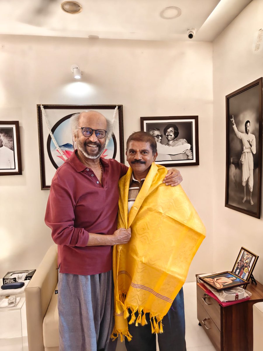 மதுரையில் குறைந்த விலையில் பரோட்டா கடை நடத்தி வரும் ரசிகரை நேரில் அழைத்து பாராட்டினார் அன்புத் தலைவர் சூப்பர் ஸ்டார் ரஜினிகாந்த் <a href="/rajinikanth/">Rajinikanth</a>