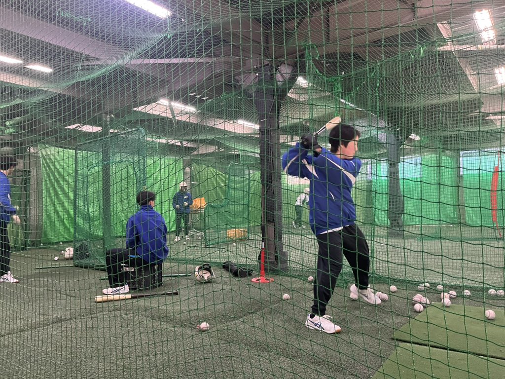 komae_baseball's tweet photo. 先日、ゴールデンエイジアカデミーをお借りし室内練習を行いました！

バッティングや、各自の課題に向けトレーニングを行い、有意義な時間を過ごすことができました💪 https://t.co/9SfTIyV009