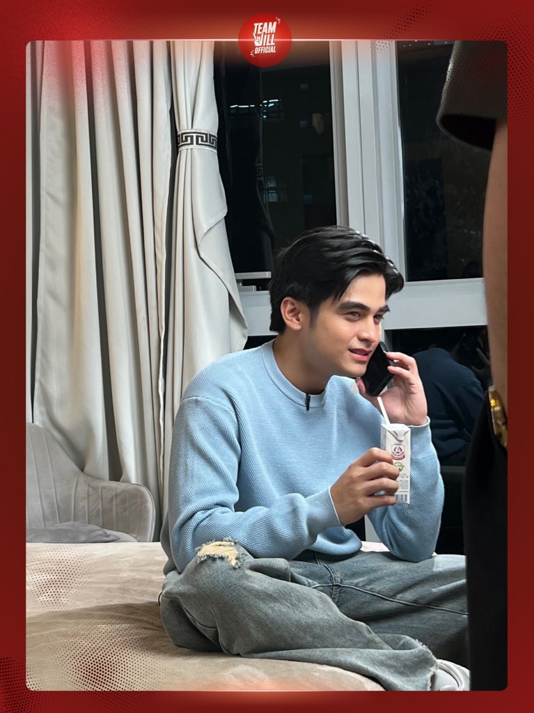 TeamWillOFC's tweet image. Behind the scenes with @willashley05 for his #BearBrandSterilized ad 🐻🥛✨

A peek at the hard work, charm, and fun moments off-camera!

#WillAshley
#WillAshleyForBearBrand